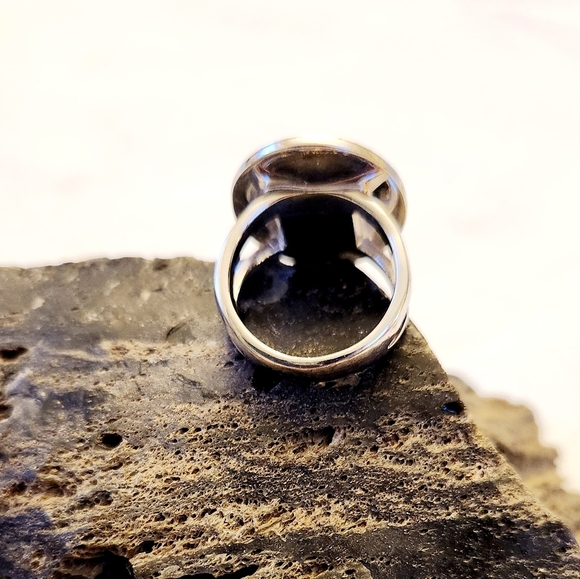 Lia Sophia "Antiquity" Ring with cut crystal - Picture 2 of 7